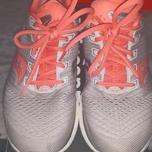 Women's Saucony Triumph 18